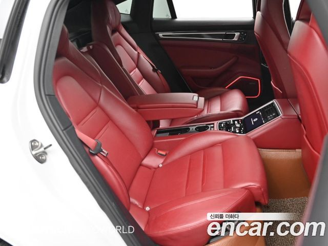 Porsche Panamera 2018 — photo 12