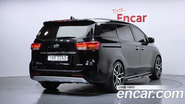 Kia Canival 2016 — photo 2
