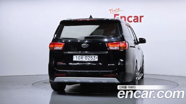 Kia Canival 2016 — photo 4