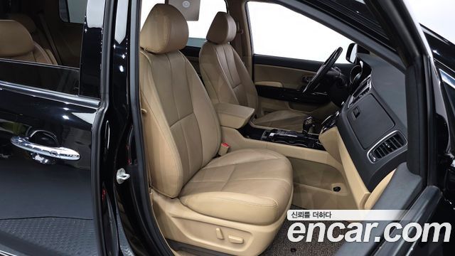 Kia Canival 2016 — photo 9