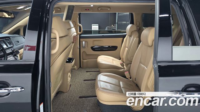 Kia Canival 2016 — photo 10