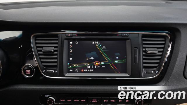 Kia Canival 2016 — photo 12