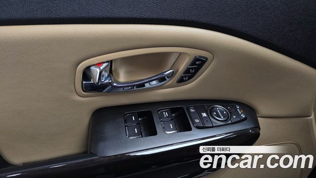 Kia Canival 2016 — photo 15