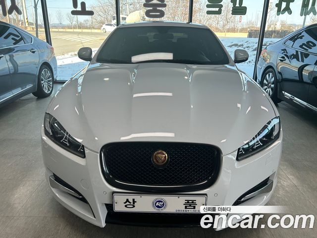 Jaguar XF 2015 — photo 2