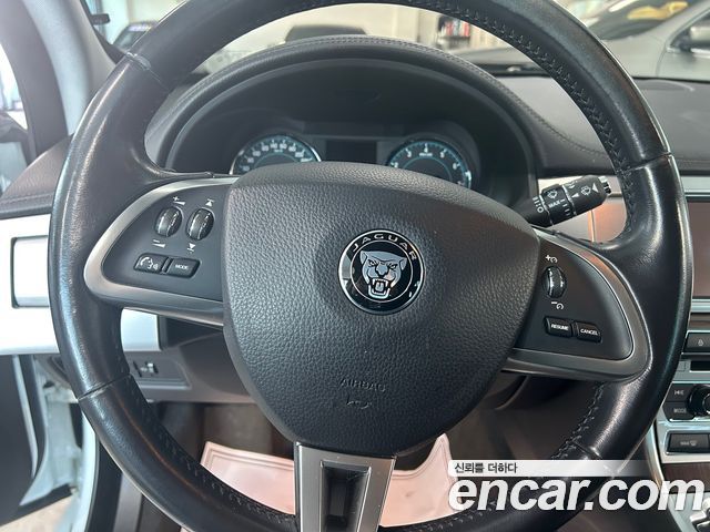 Jaguar XF 2015 — photo 5