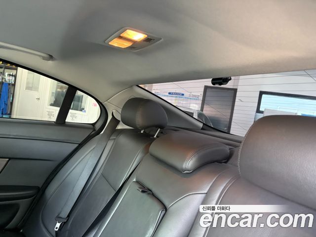 Jaguar XF 2015 — photo 13