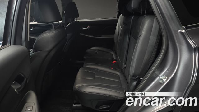 Hyundai Santafe 2022 — photo 18