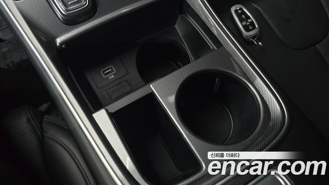 Hyundai Santafe 2022 — photo 31