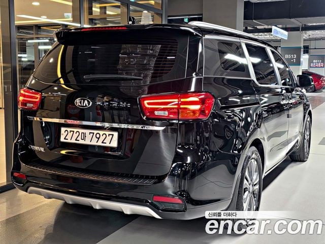 Kia Canival 2020 — photo 4