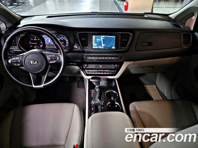 Kia Canival 2020 — photo 11