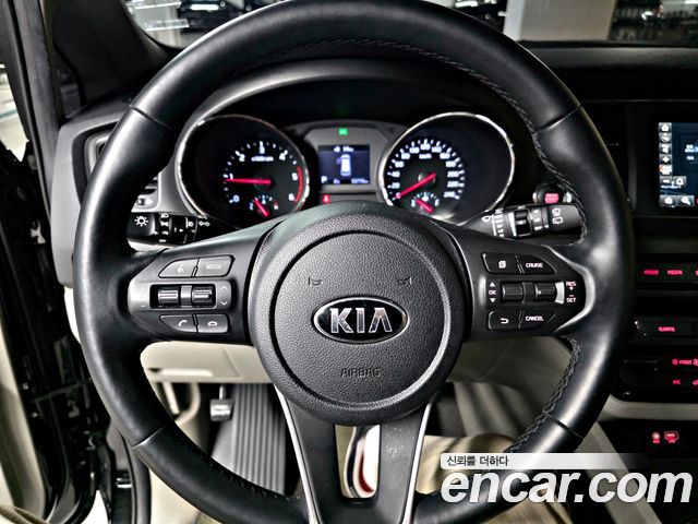 Kia Canival 2020 — photo 13