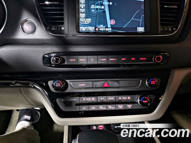 Kia Canival 2020 — photo 16