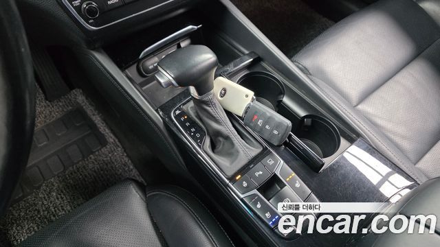 Kia K7 2019 — photo 9