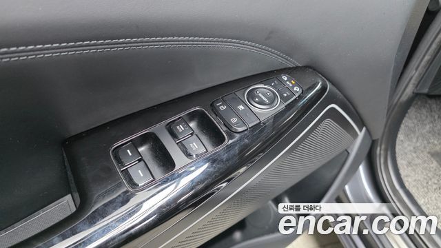 Kia K7 2019 — photo 14
