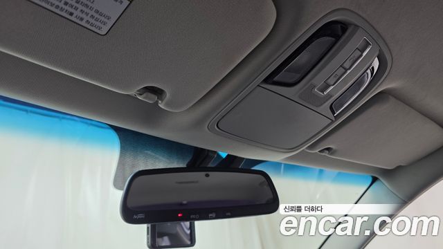 Kia K7 2019 — photo 18