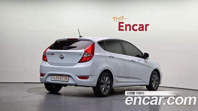 Hyundai Accent 2019 — photo 2