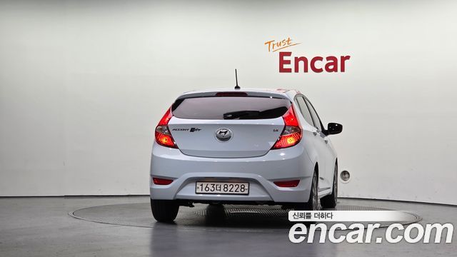 Hyundai Accent 2019 — photo 4