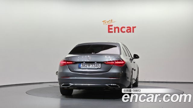 Mercedes-Benz C-Class 2024 — photo 4