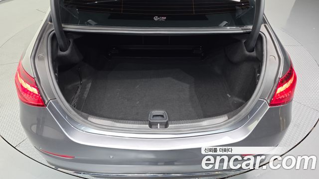Mercedes-Benz C-Class 2024 — photo 23