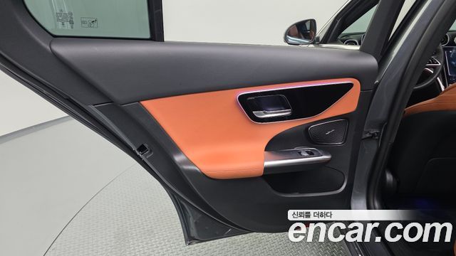 Mercedes-Benz C-Class 2024 — photo 15