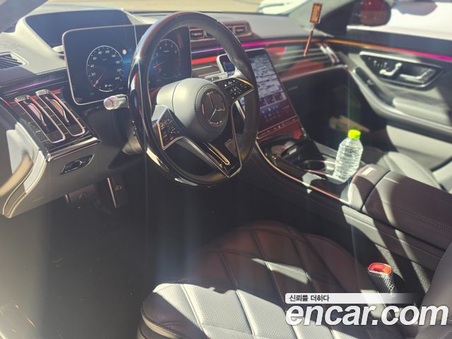 Mercedes-Benz S-Class 2023 — photo 11