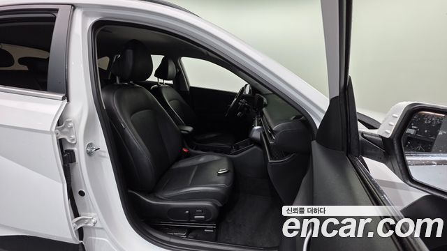 Hyundai Kona 2023 — photo 13