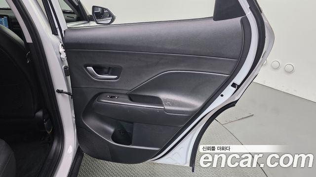 Hyundai Kona 2023 — photo 15