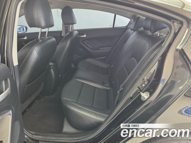 Kia K3 2015 — photo 6