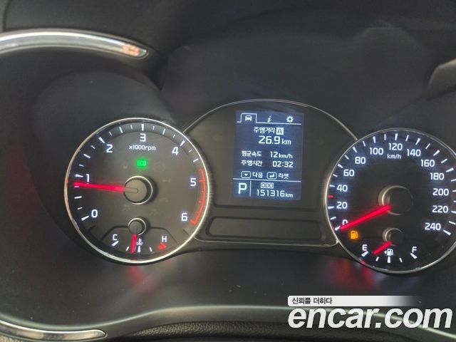 Kia K3 2015 — photo 14