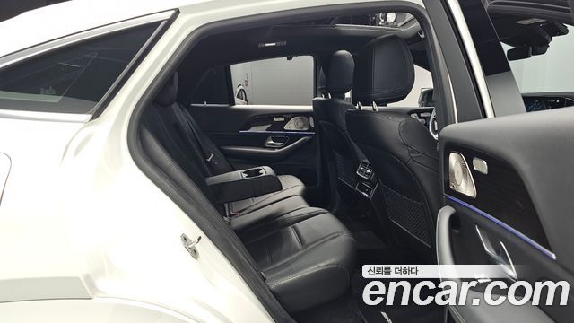 Mercedes-Benz GLE-Class 2023 — photo 17