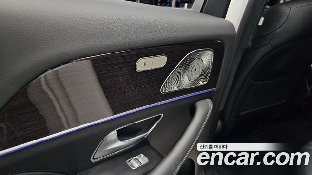 Mercedes-Benz GLE-Class 2023 — photo 31
