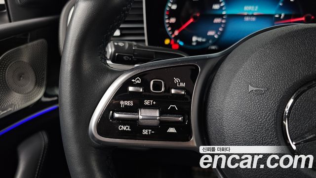Mercedes-Benz GLE-Class 2023 — photo 37