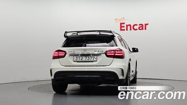 Mercedes-Benz GLA-Class 2018 — photo 4