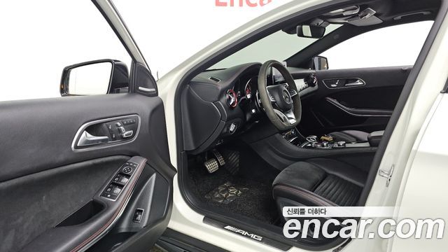 Mercedes-Benz GLA-Class 2018 — photo 10