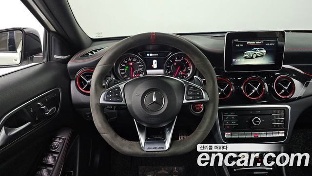 Mercedes-Benz GLA-Class 2018 — photo 12