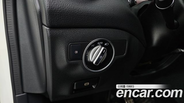 Mercedes-Benz GLA-Class 2018 — photo 16