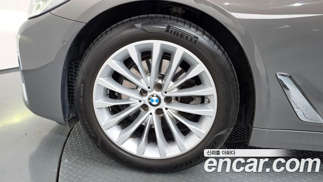 BMW 5-Series 2021 — photo 5