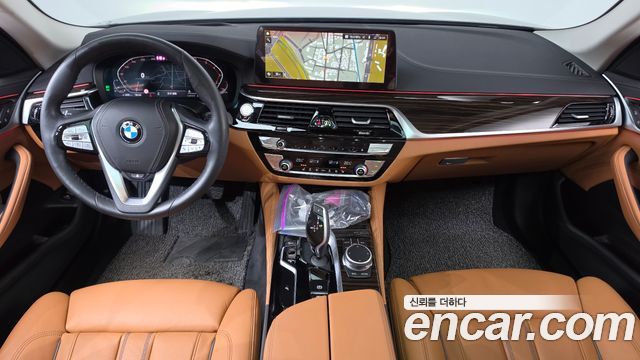 BMW 5-Series 2021 — photo 10