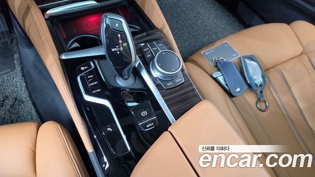 BMW 5-Series 2021 — photo 12