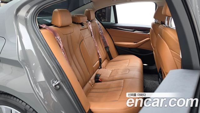 BMW 5-Series 2021 — photo 17