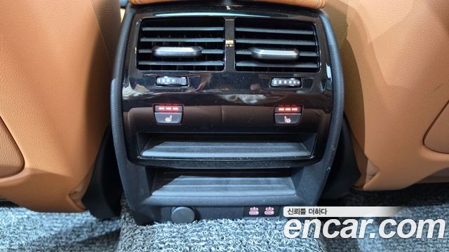 BMW 5-Series 2021 — photo 30