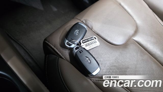 Hyundai Santafe 2019 — photo 21