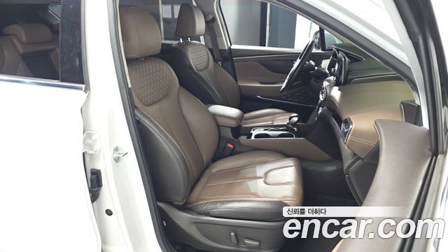 Hyundai Santafe 2019 — photo 16