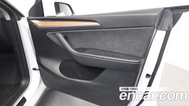 Tesla Model Y 2024 — photo 14