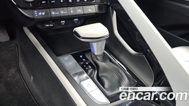 Hyundai AVANTE 2021 — photo 12