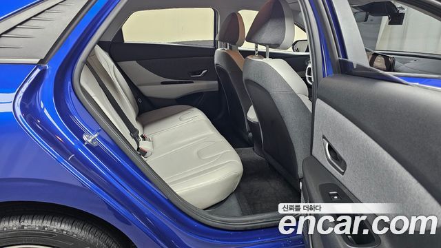Hyundai AVANTE 2021 — photo 17