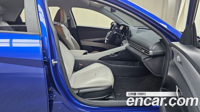 Hyundai AVANTE 2021 — photo 16