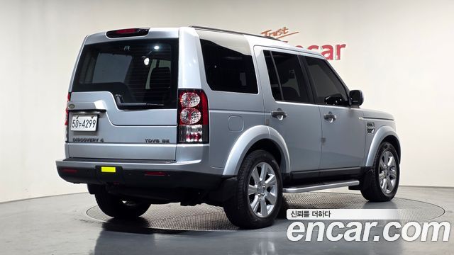 Land Rover Discovery 2010 — photo 2