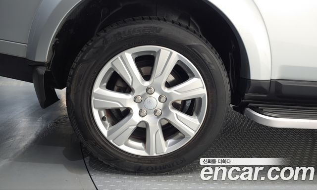 Land Rover Discovery 2010 — photo 5