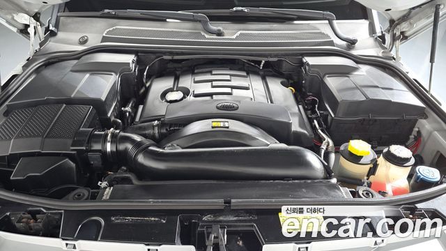 Land Rover Discovery 2010 — photo 6